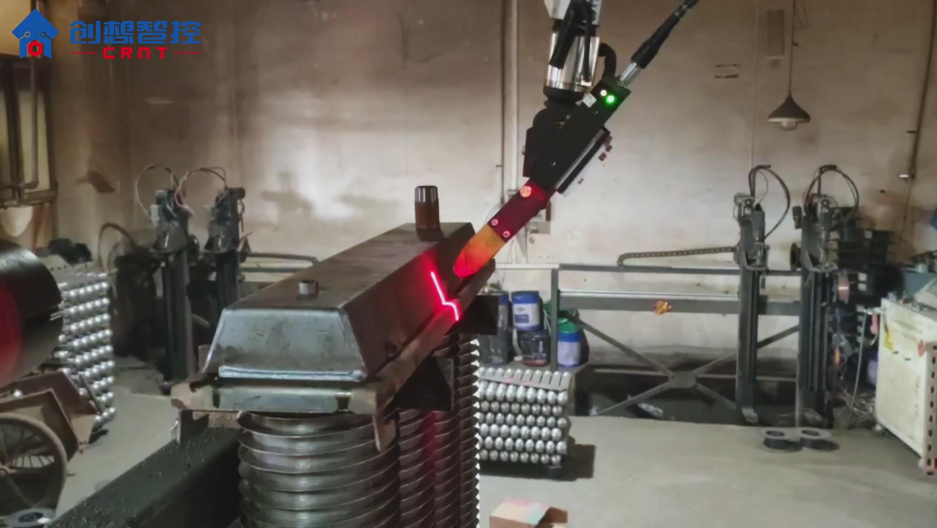 創(chuàng)想焊縫跟蹤系統(tǒng)在散熱器自動焊接的應(yīng)用